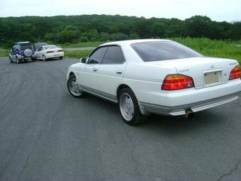 1999 Nissan Laurel Pictures