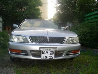 1999 Nissan Laurel Pictures