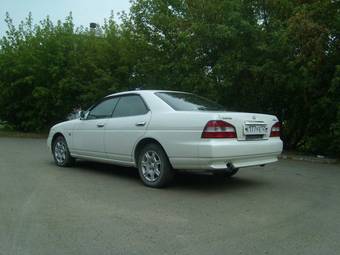 1999 Nissan Laurel Pictures