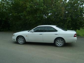 1999 Nissan Laurel Pictures