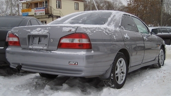 Nissan Laurel