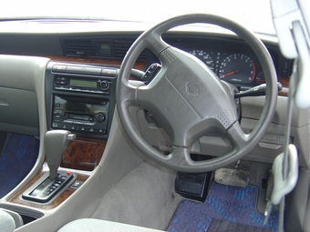 2000 Nissan Laurel