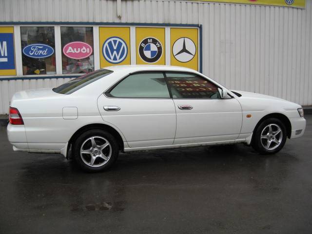2000 Nissan Laurel