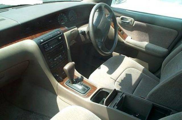 2000 Nissan Laurel