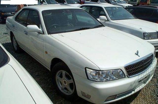 2000 Nissan Laurel