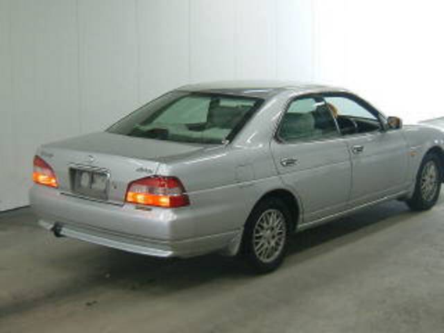 2000 Nissan Laurel