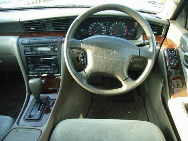 2000 Nissan Laurel