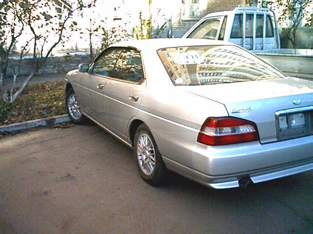 2000 Nissan Laurel