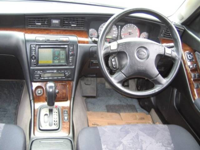 2000 Nissan Laurel