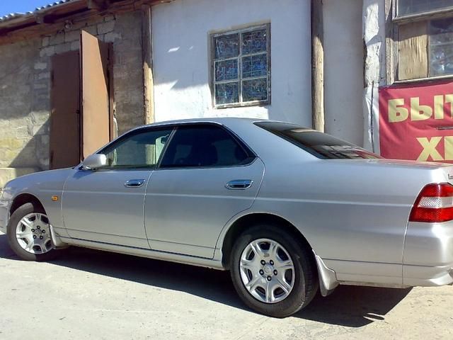 2000 Nissan Laurel