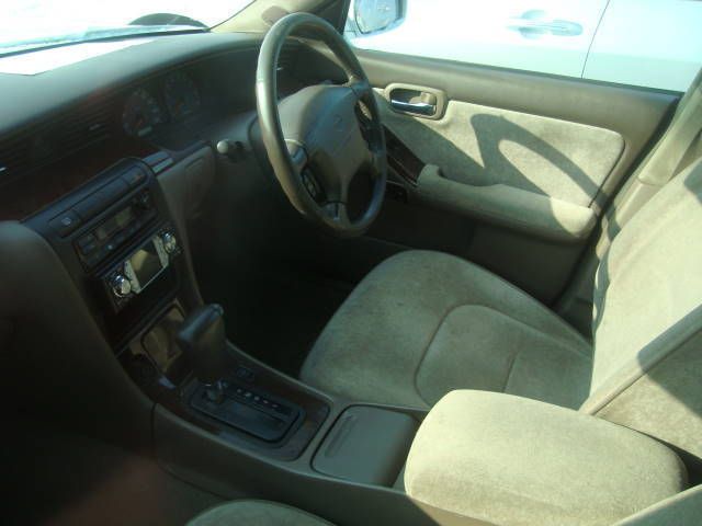 2000 Nissan Laurel