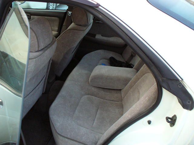 2000 Nissan Laurel