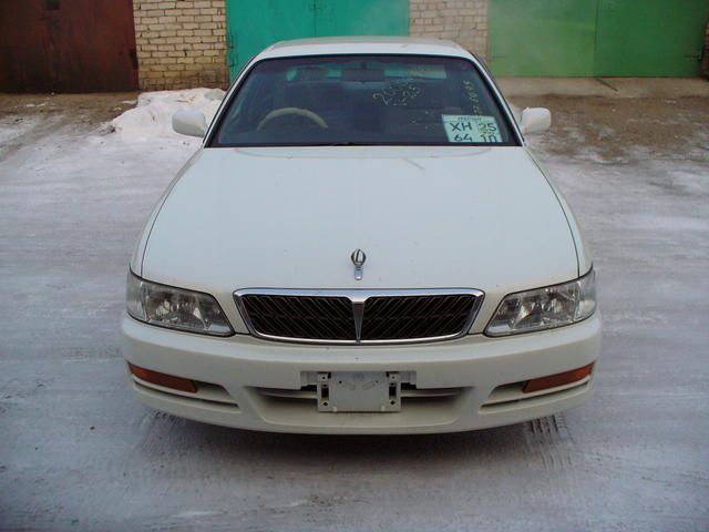 2000 Nissan Laurel