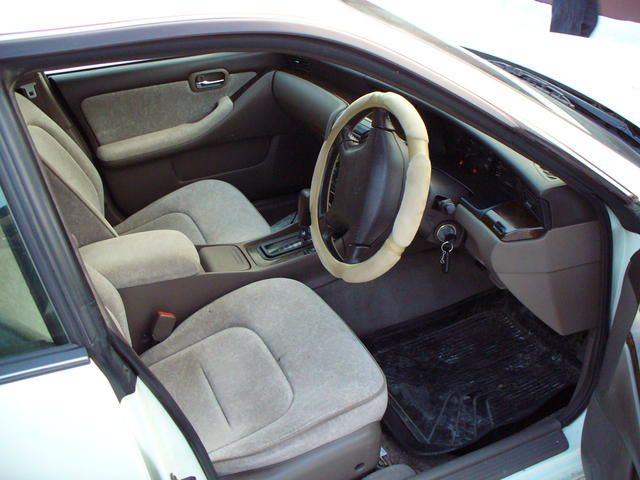 2000 Nissan Laurel