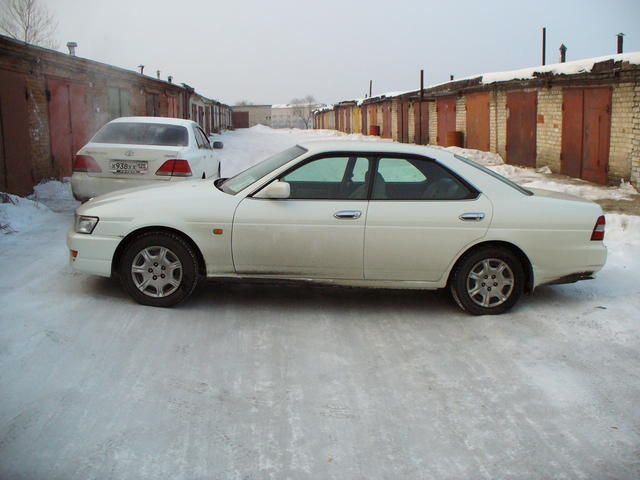 2000 Nissan Laurel