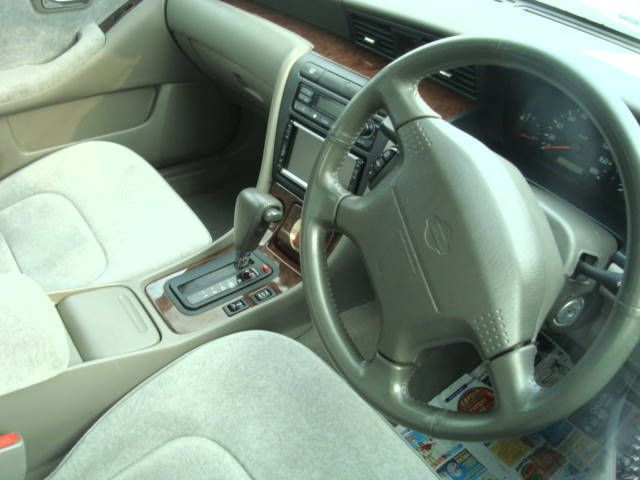 2000 Nissan Laurel