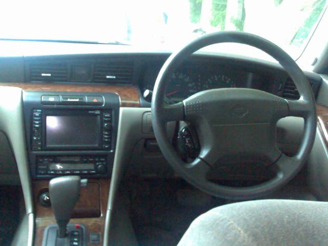 2000 Nissan Laurel