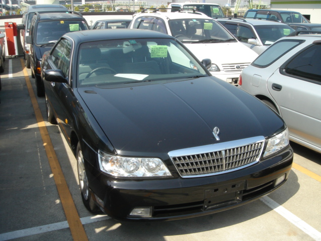 2000 Nissan Laurel Images