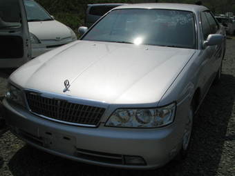 2000 Nissan Laurel Photos