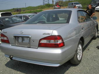 2000 Nissan Laurel Photos