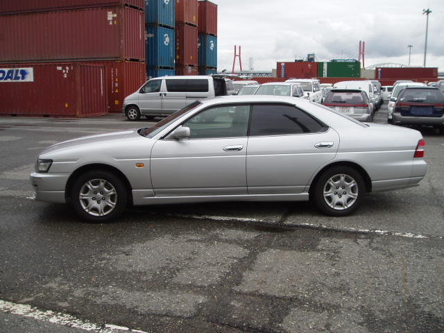 2000 Nissan Laurel Photos