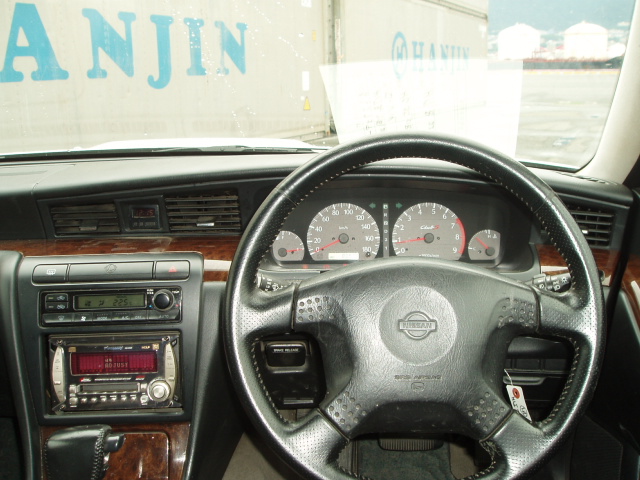 2000 Nissan Laurel Pictures