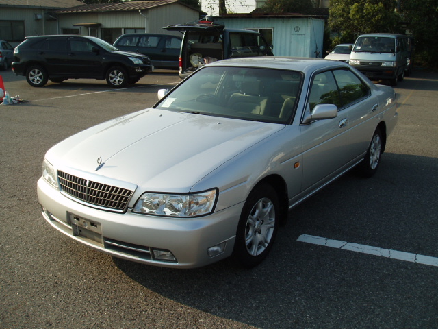 2000 Nissan Laurel Photos