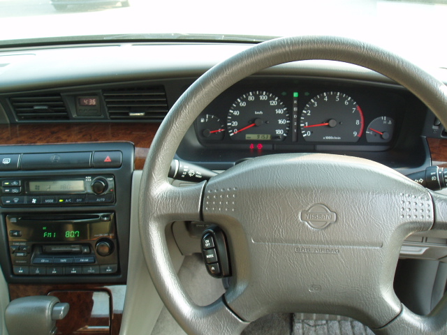 2000 Nissan Laurel Pictures