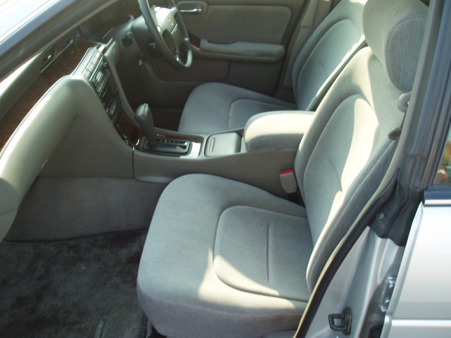 2000 Nissan Laurel Photos