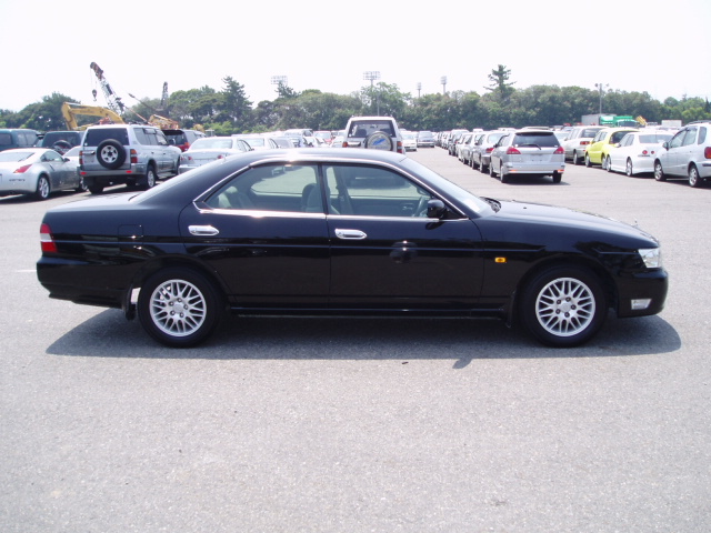 2000 Nissan Laurel Pictures