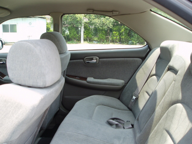 2000 Nissan Laurel Photos