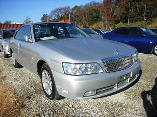 2000 Nissan Laurel Pictures