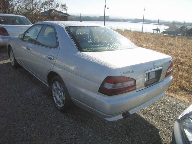2000 Nissan Laurel Pictures
