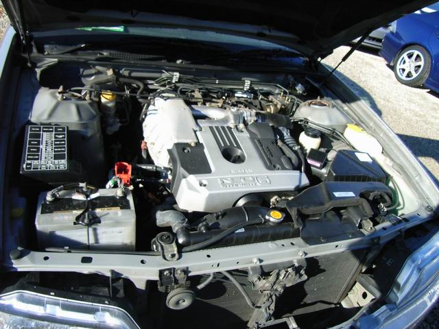 2000 Nissan Laurel Photos