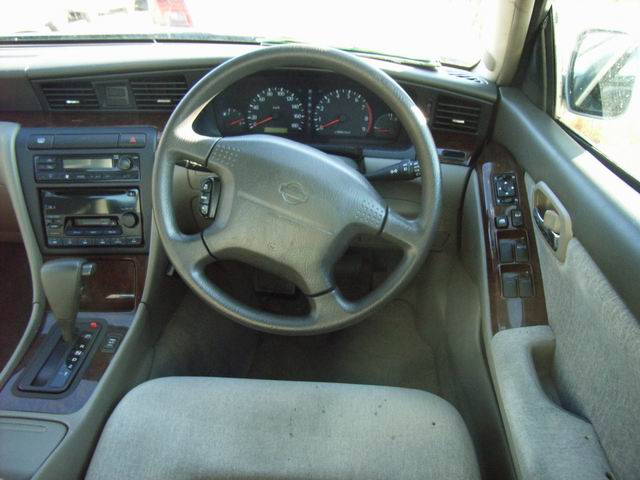 2000 Nissan Laurel Pictures