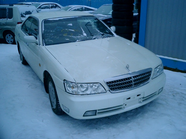 2000 Nissan Laurel Pics