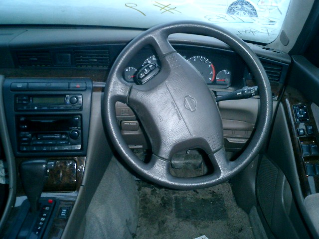 2000 Nissan Laurel Pictures