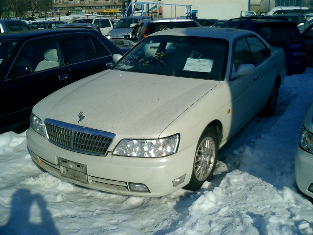 2000 Nissan Laurel Photos