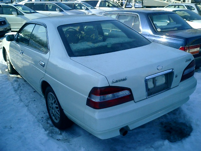 2000 Nissan Laurel Photos
