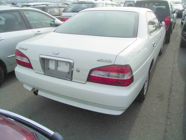 2000 Nissan Laurel Pics