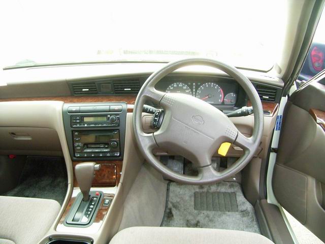 2000 Nissan Laurel Pictures