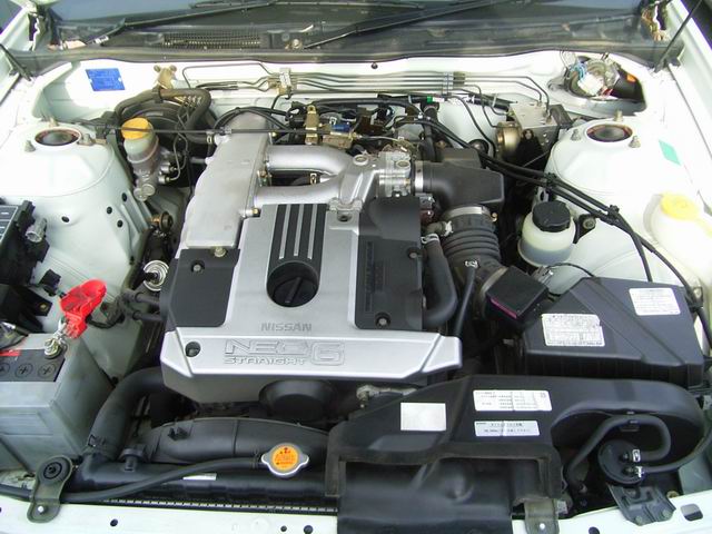 2000 Nissan Laurel Pictures