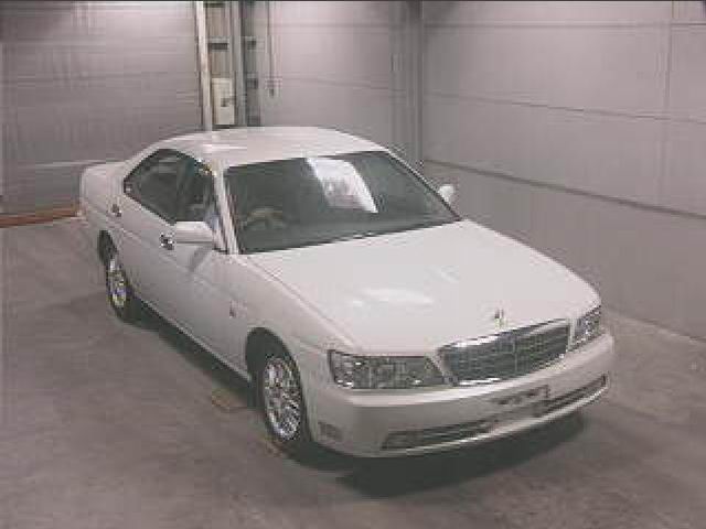 2000 Nissan Laurel Pictures