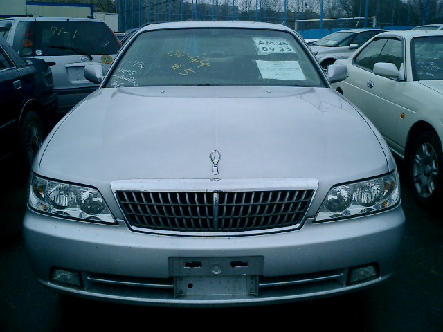 2000 Nissan Laurel Pictures