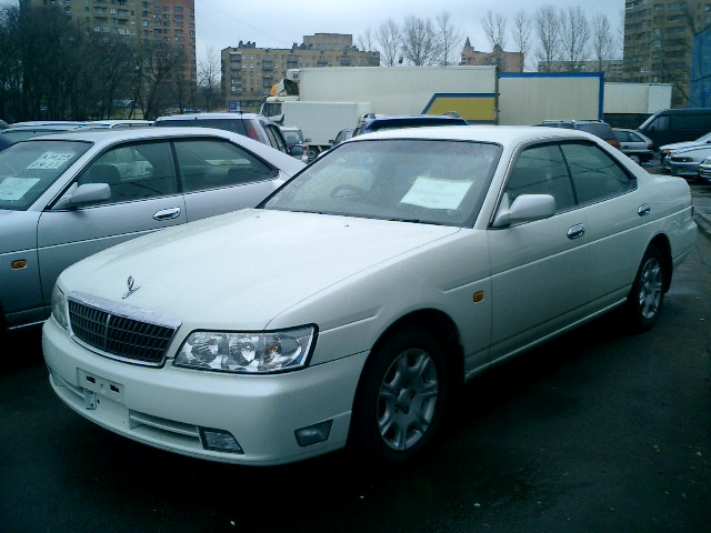 2000 Nissan Laurel Pictures