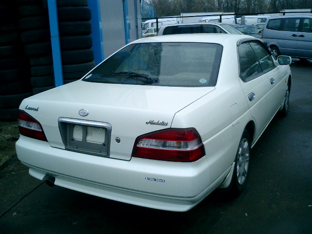 2000 Nissan Laurel Photos