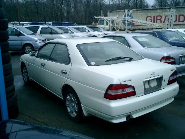 2000 Nissan Laurel Photos