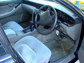 2000 Nissan Laurel Pictures