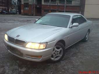 2000 Nissan Laurel Images