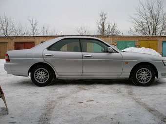 2000 Nissan Laurel Pictures